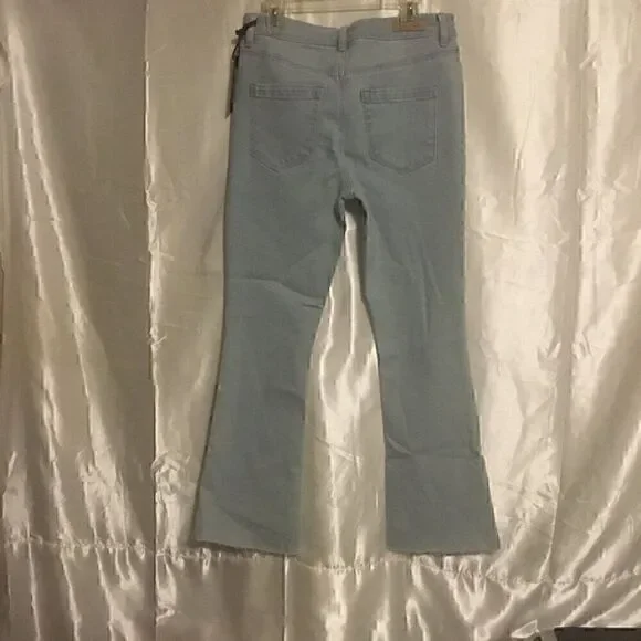 BLANK NYC• Varick Kick Flare Jean in Light Wash 26 - Picture 5 of 16